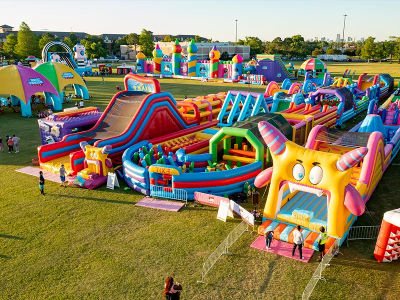 Aké sú plachtové materiály pre nafukovacie hrady?